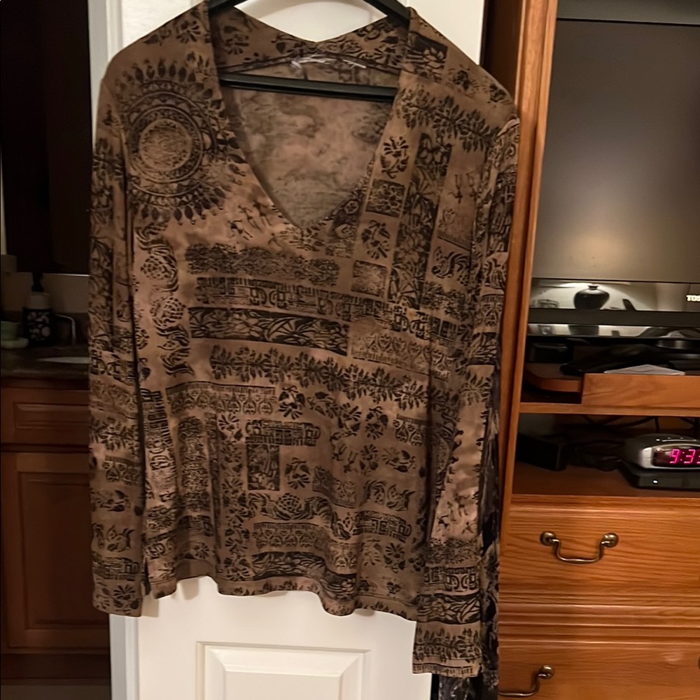 Chico's Brown Patterned Long Sleeve Top